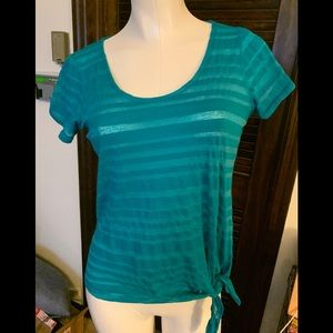 Gaiam side tie T shirt, size M